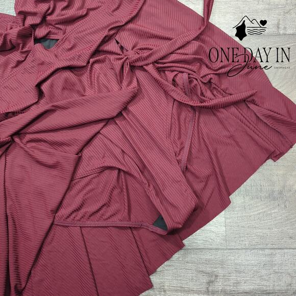 Charmo Plus Size Maternity Ruffle Shoulder Keyhole One Piece Swimsuit Size 3X - Picture 7 of 8